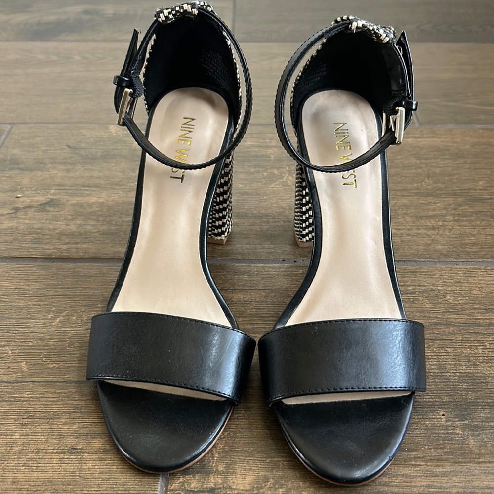Nine West  black and white heels size 6